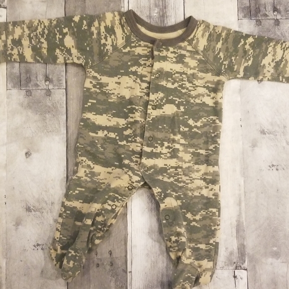 US Army baby button up onesie - Picture 1 of 4